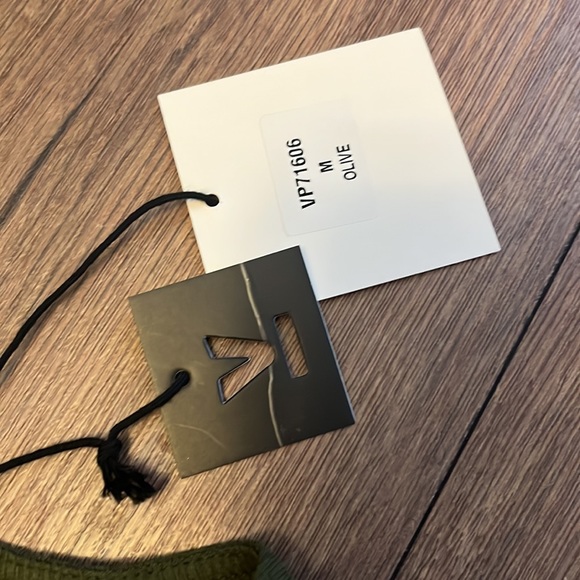 VERY J Olive Ribbed Surplice Long Sleeve Jumpsuit size medium - Picture 5 of 9